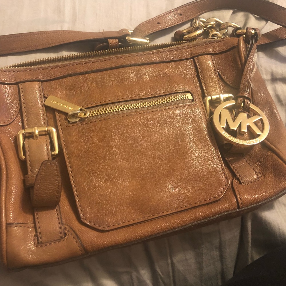 Crossbody Michael Kors satchel